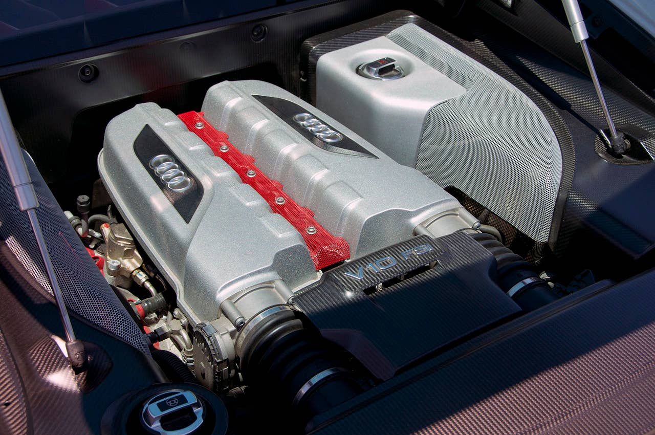 2012 Audi R8 GT engine