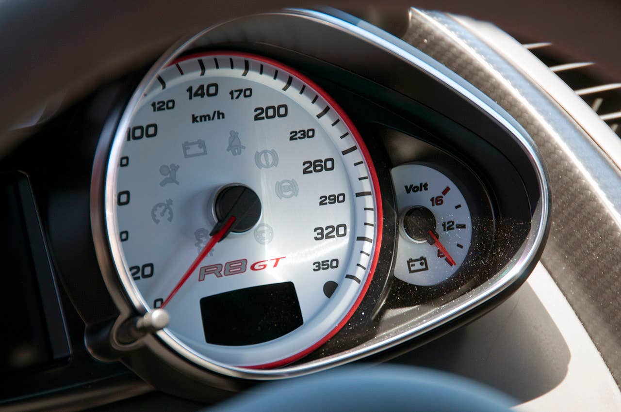 2012 Audi R8 GT speedometer