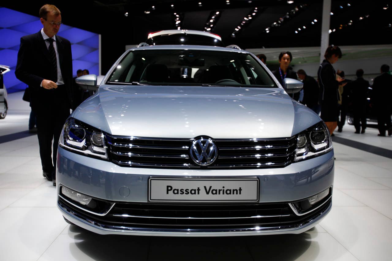 2011 Volkswagen Passat Wagon front