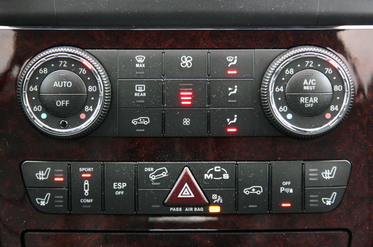 2011 Mercedes-Benz ML63 AMG climate controls