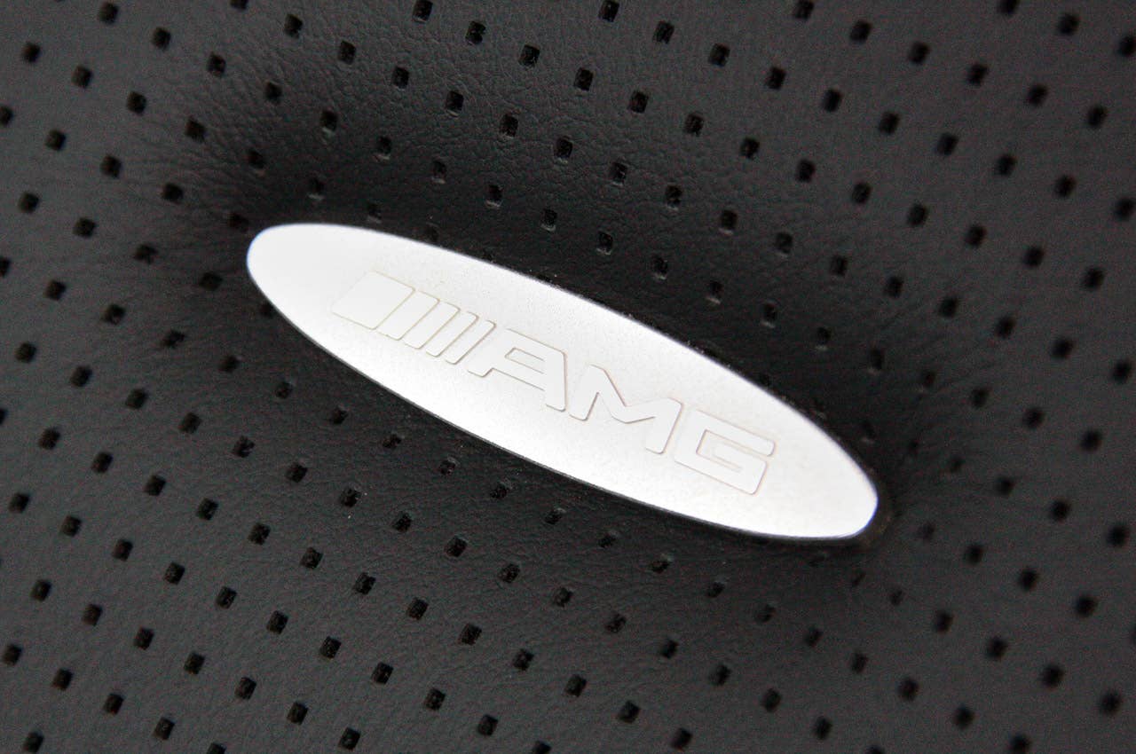 2011 Mercedes-Benz ML63 AMG seat detail