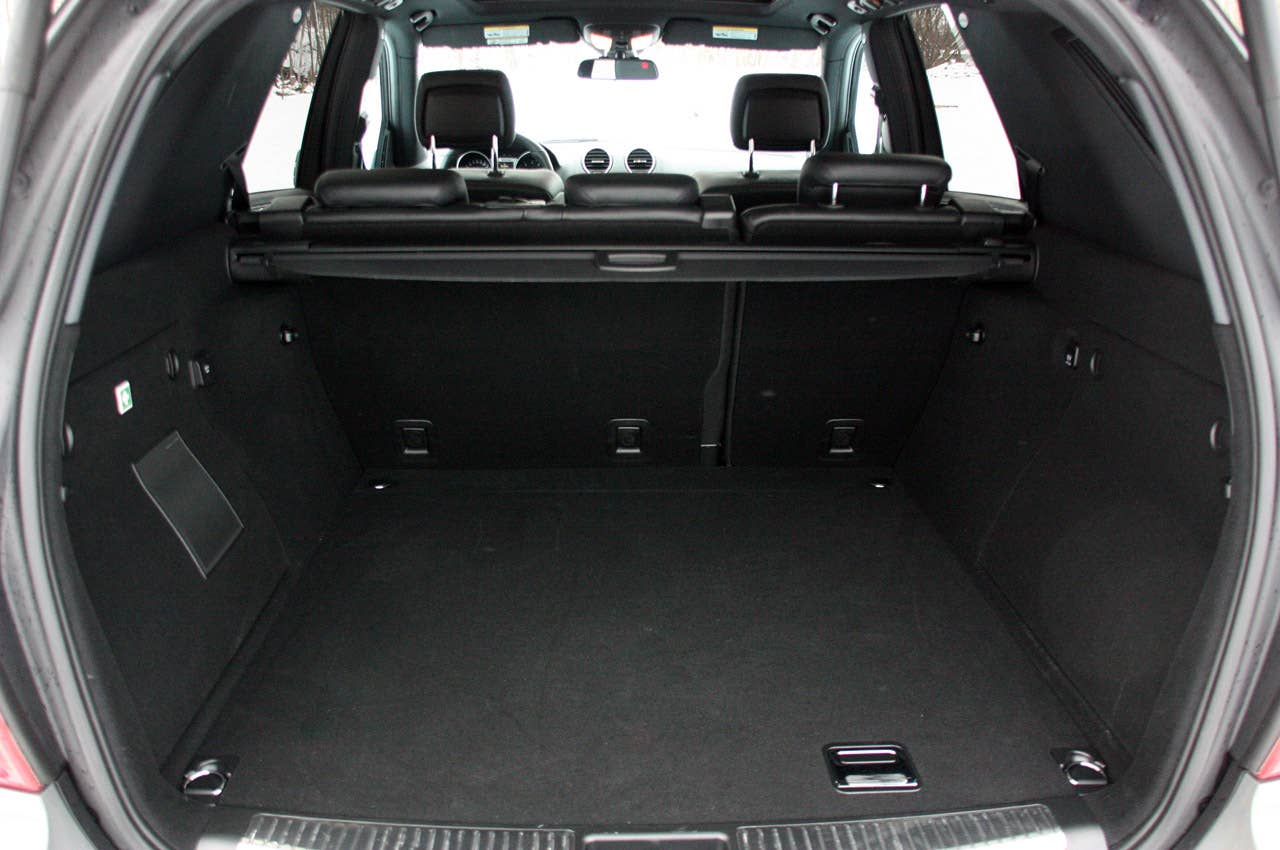 2011 Mercedes-Benz ML63 AMG rear cargo area