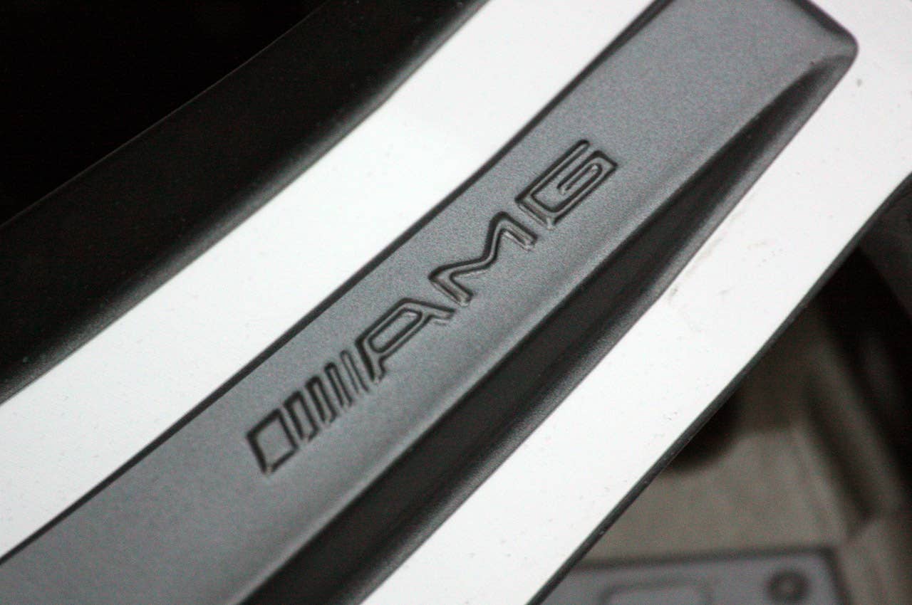 2011 Mercedes-Benz ML63 AMG wheel detail