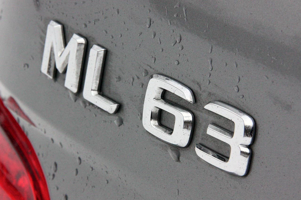 2011 Mercedes-Benz ML63 AMG badge