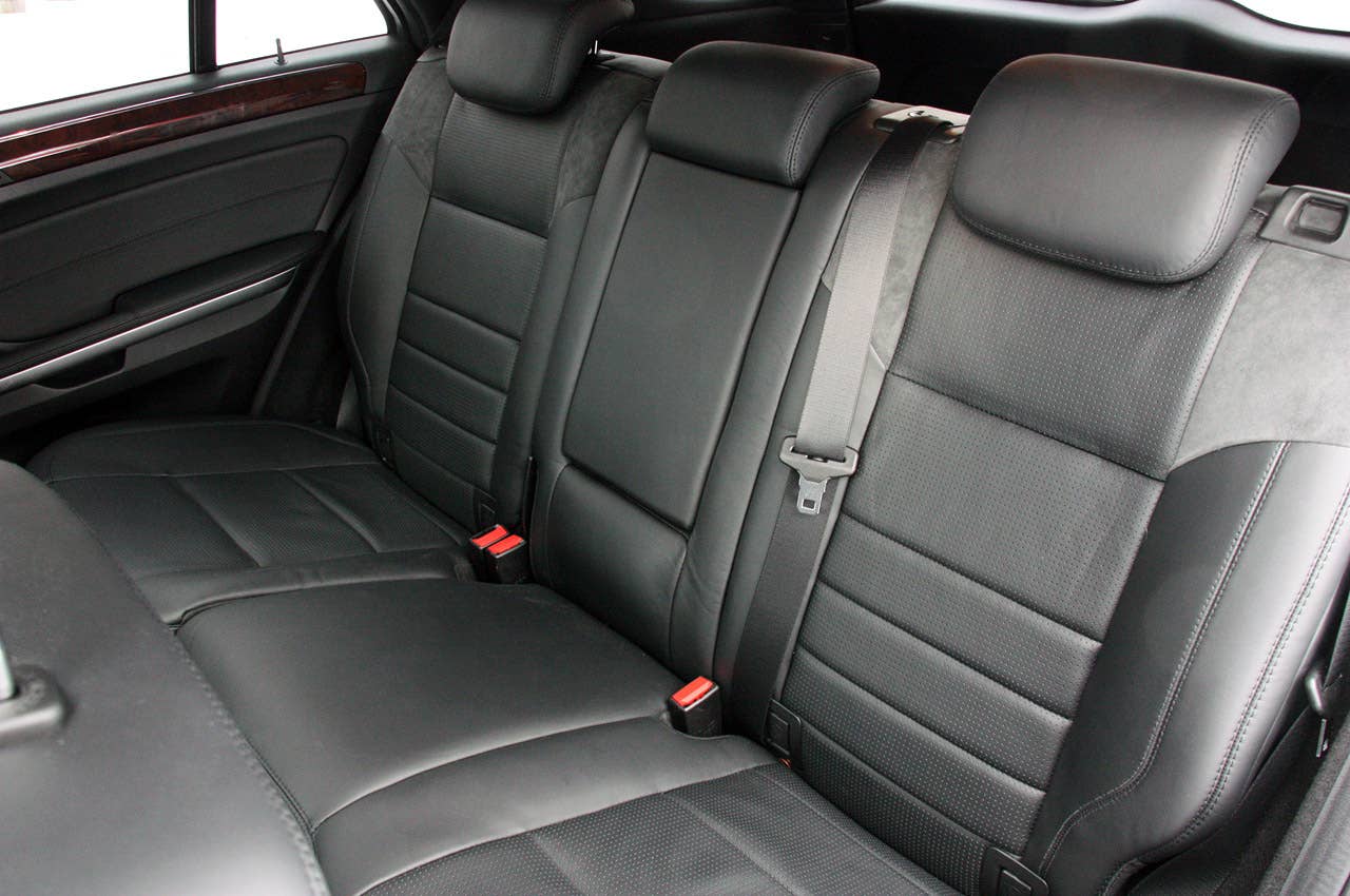 2011 Mercedes-Benz ML63 AMG rear seats