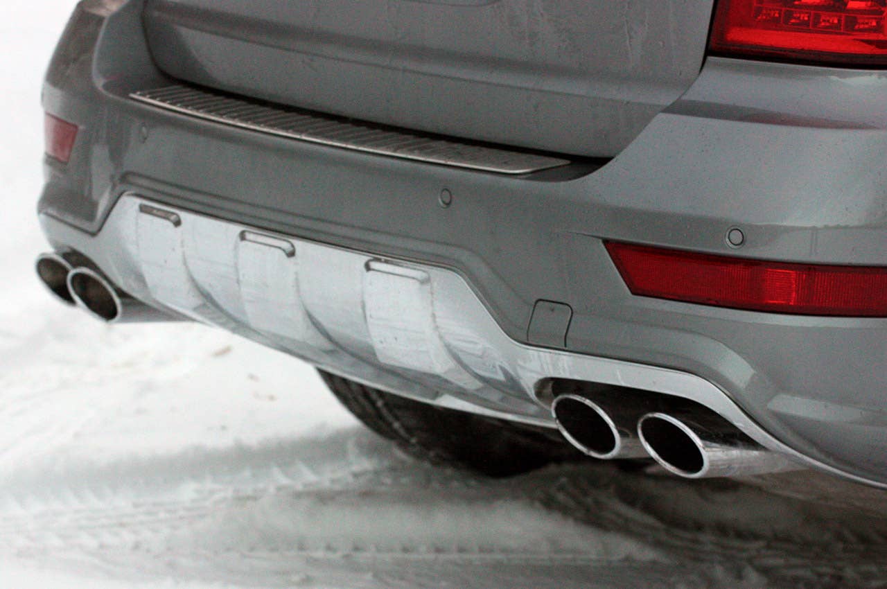 2011 Mercedes-Benz ML63 AMG rear bumper