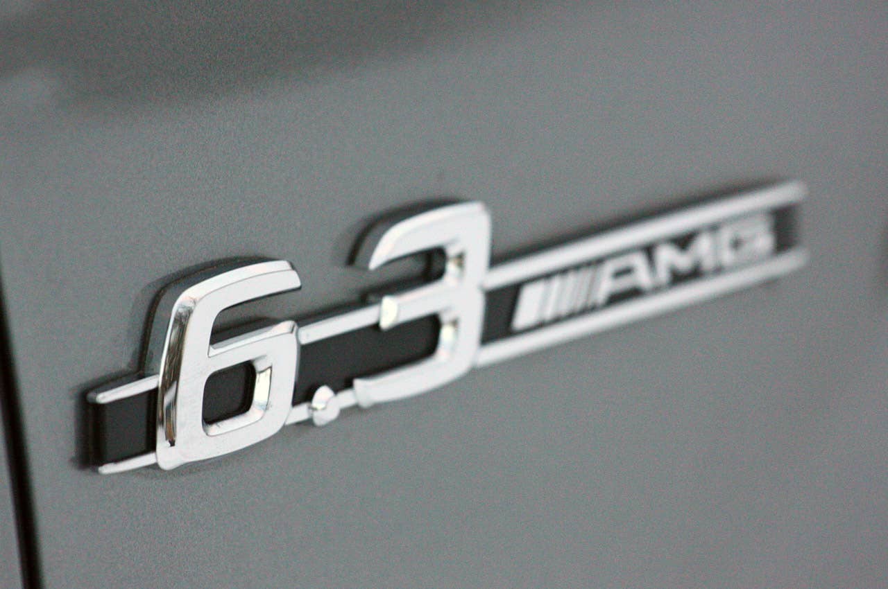2011 Mercedes-Benz ML63 AMG badge