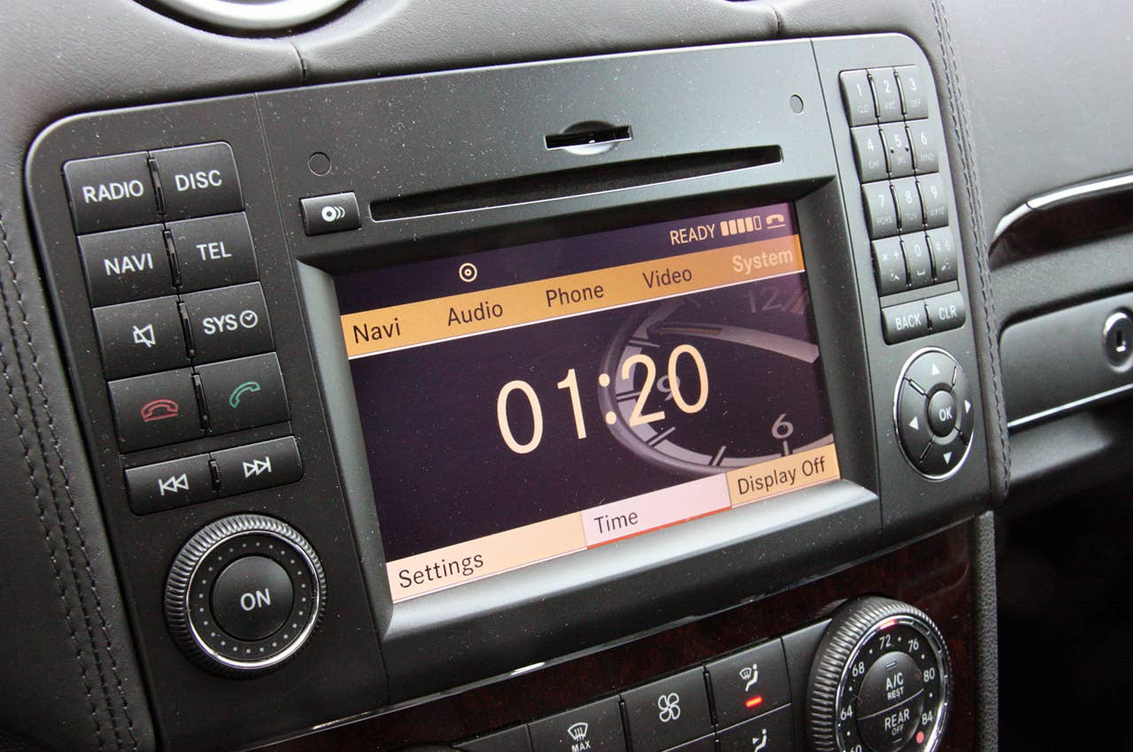 2011 Mercedes-Benz ML63 AMG settings