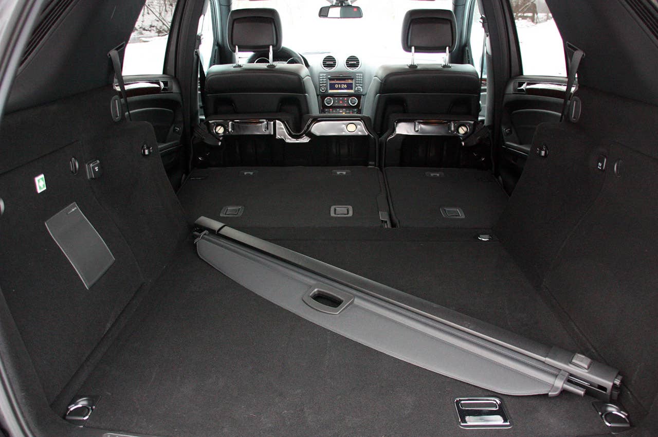 2011 Mercedes-Benz ML63 AMG rear cargo area