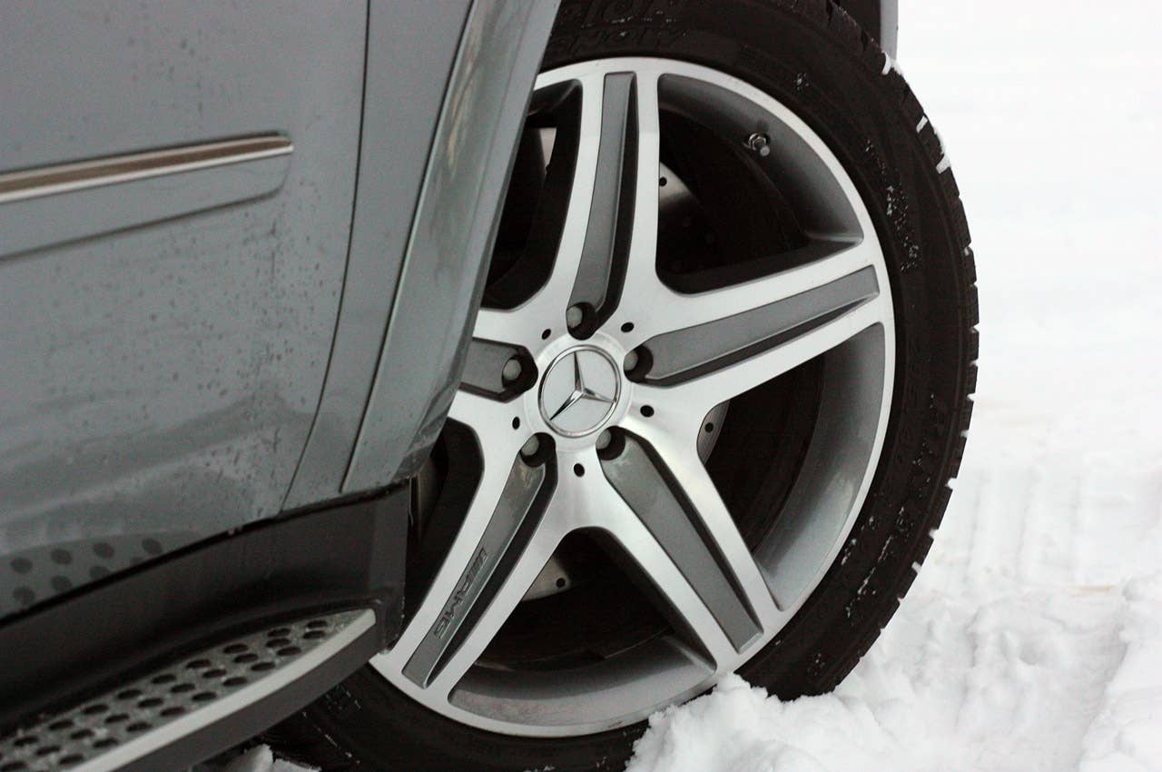 2011 Mercedes-Benz ML63 AMG wheel