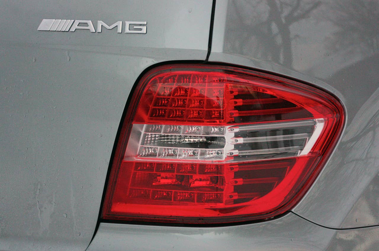 2011 Mercedes-Benz ML63 AMG taillight