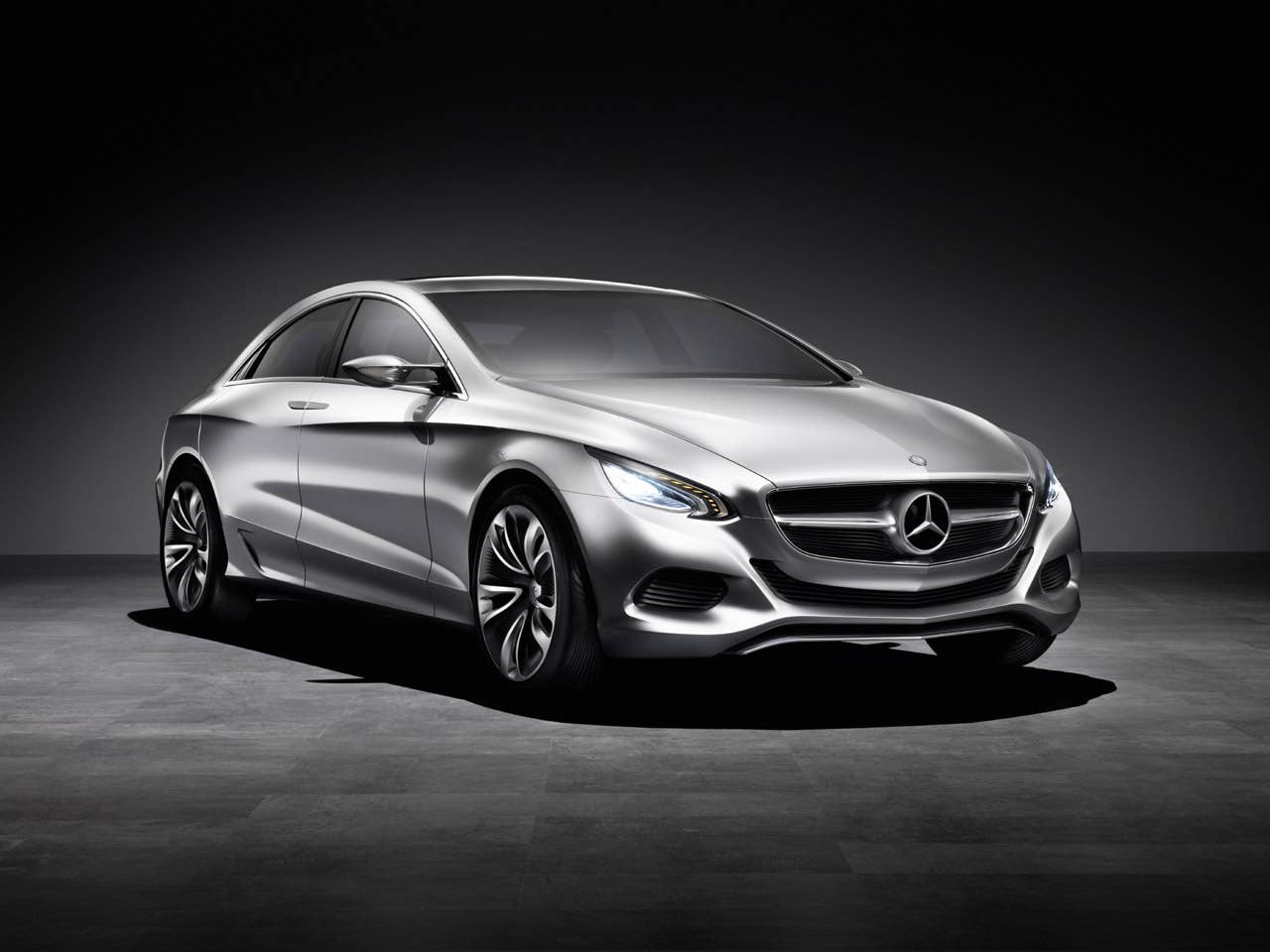 Mercedes-Benz F800 Style research vehicle.