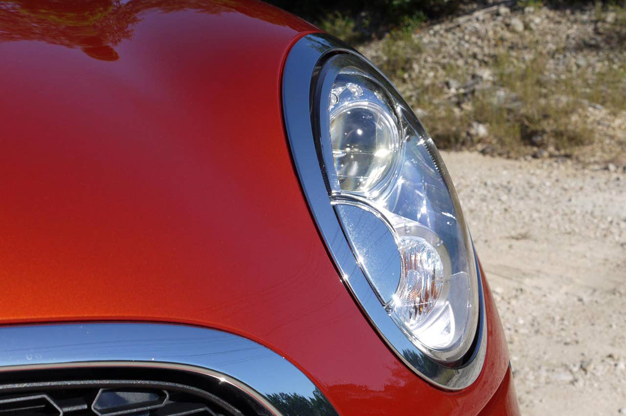 2011 Mini Cooper headlight