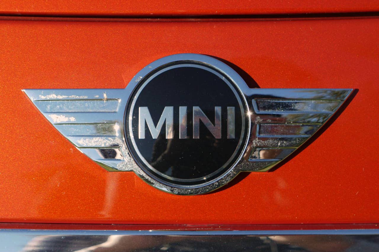 2011 Mini Cooper logo