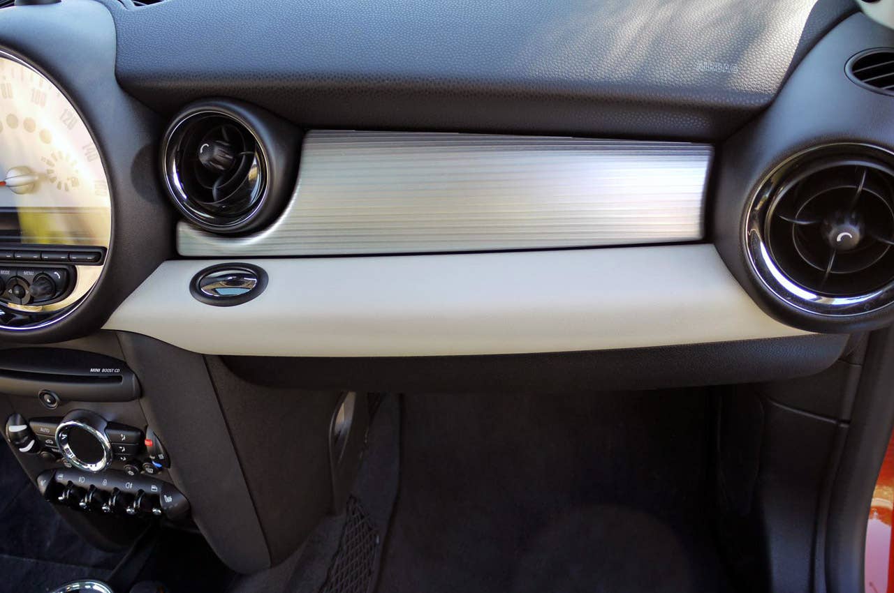 2011 Mini Cooper dash