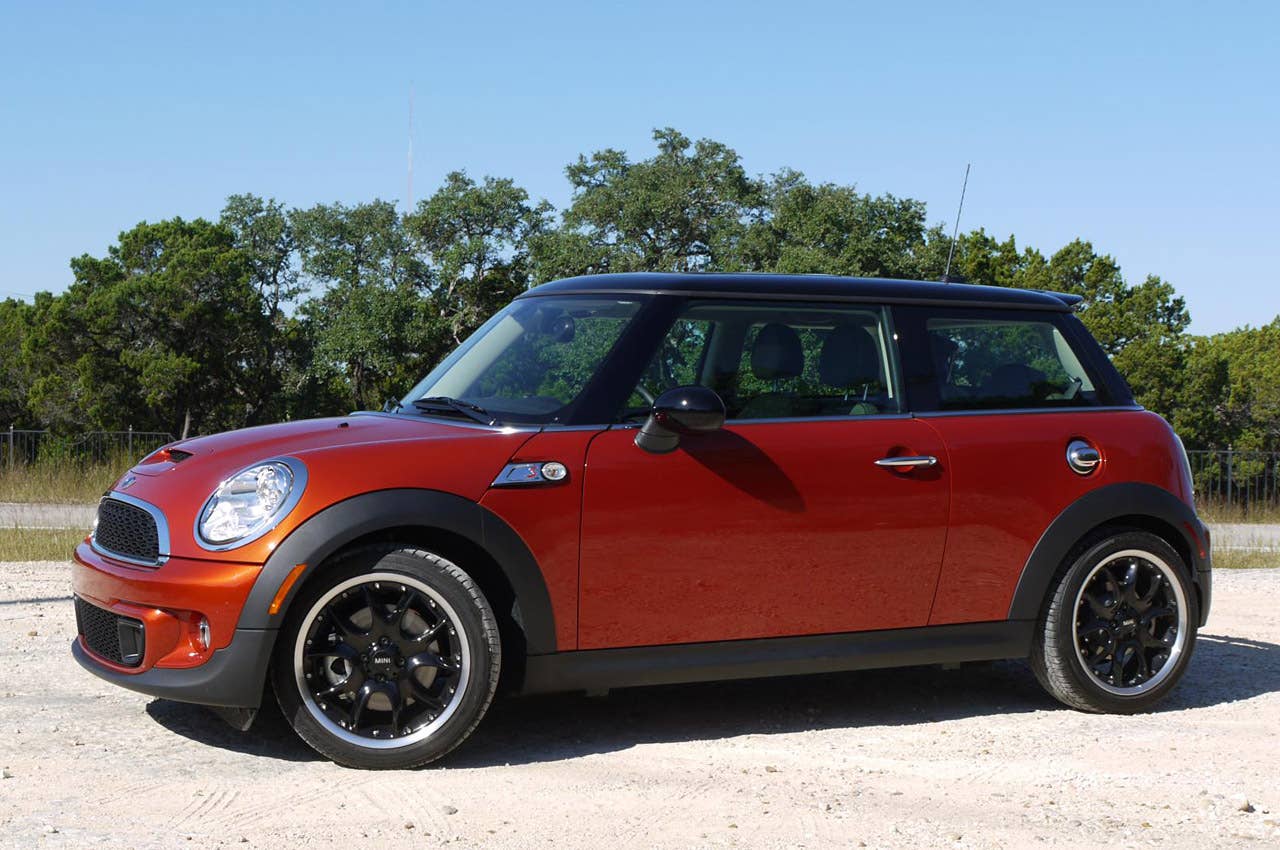 2011 Mini Cooper front 3/4 view