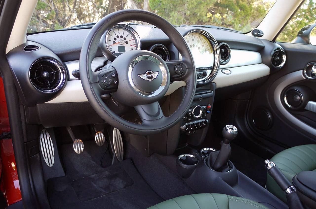 2011 Mini Cooper interior