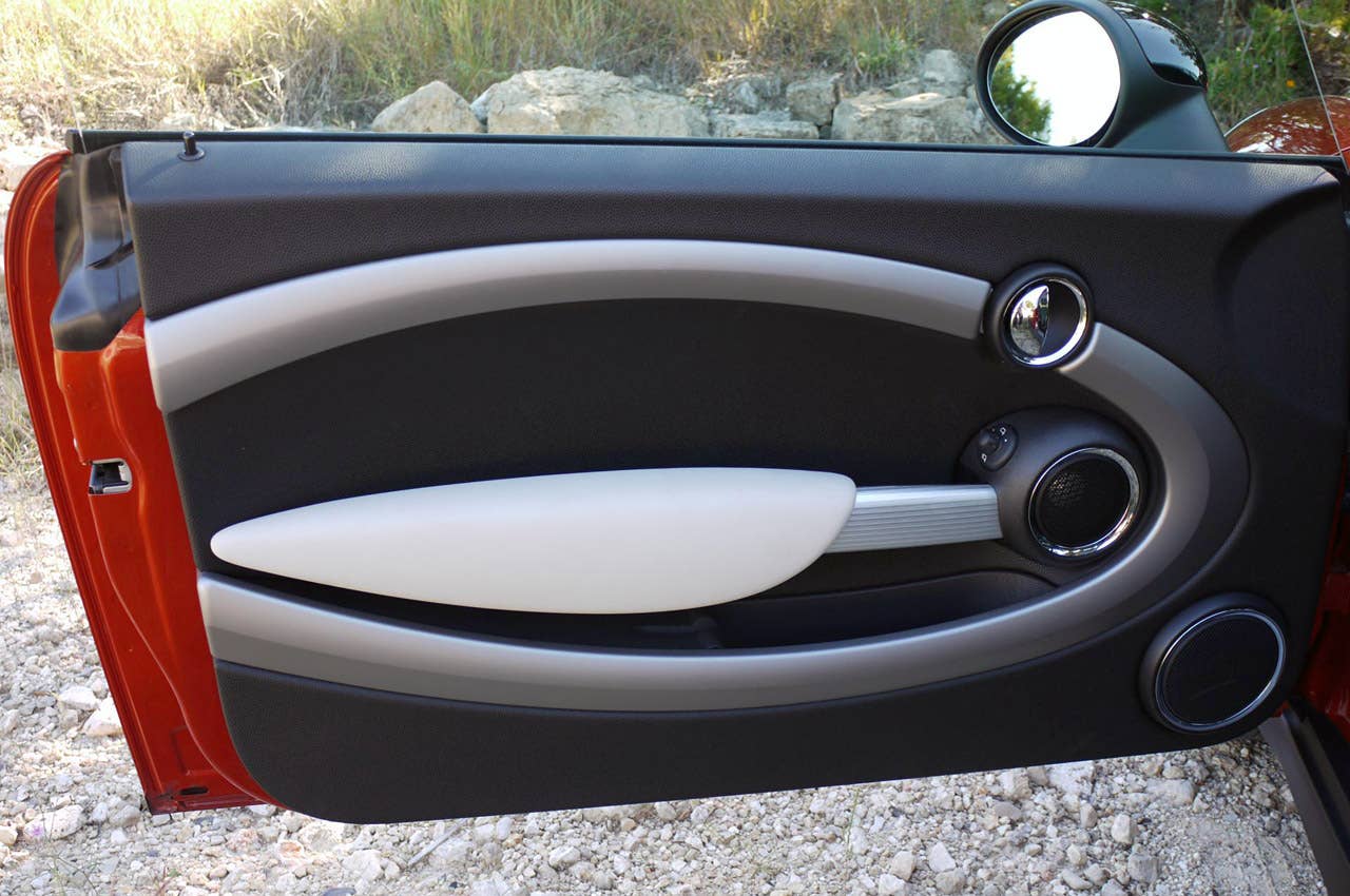 2011 Mini Cooper door panel