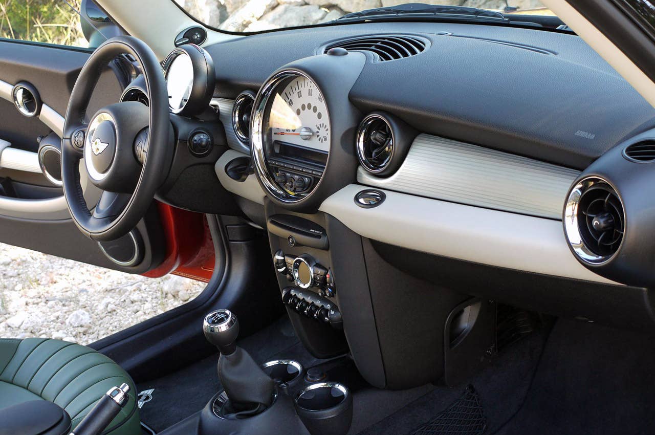 2011 Mini Cooper interior