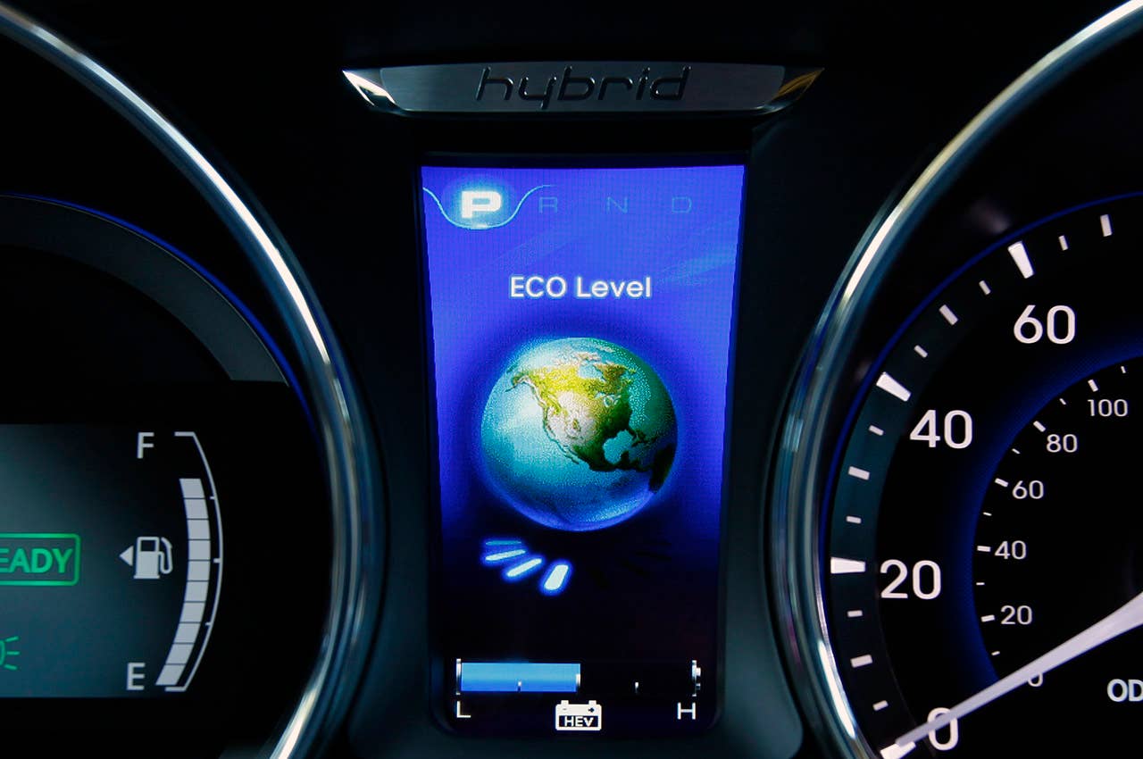 2011 Hyundai Sonata Hybrid gauges