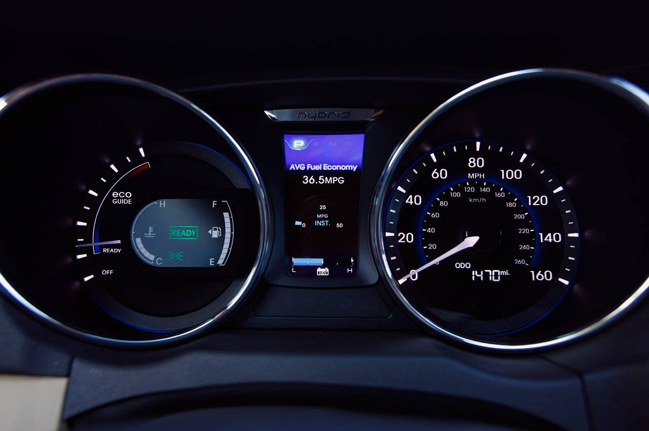 2011 Hyundai Sonata Hybrid gauges