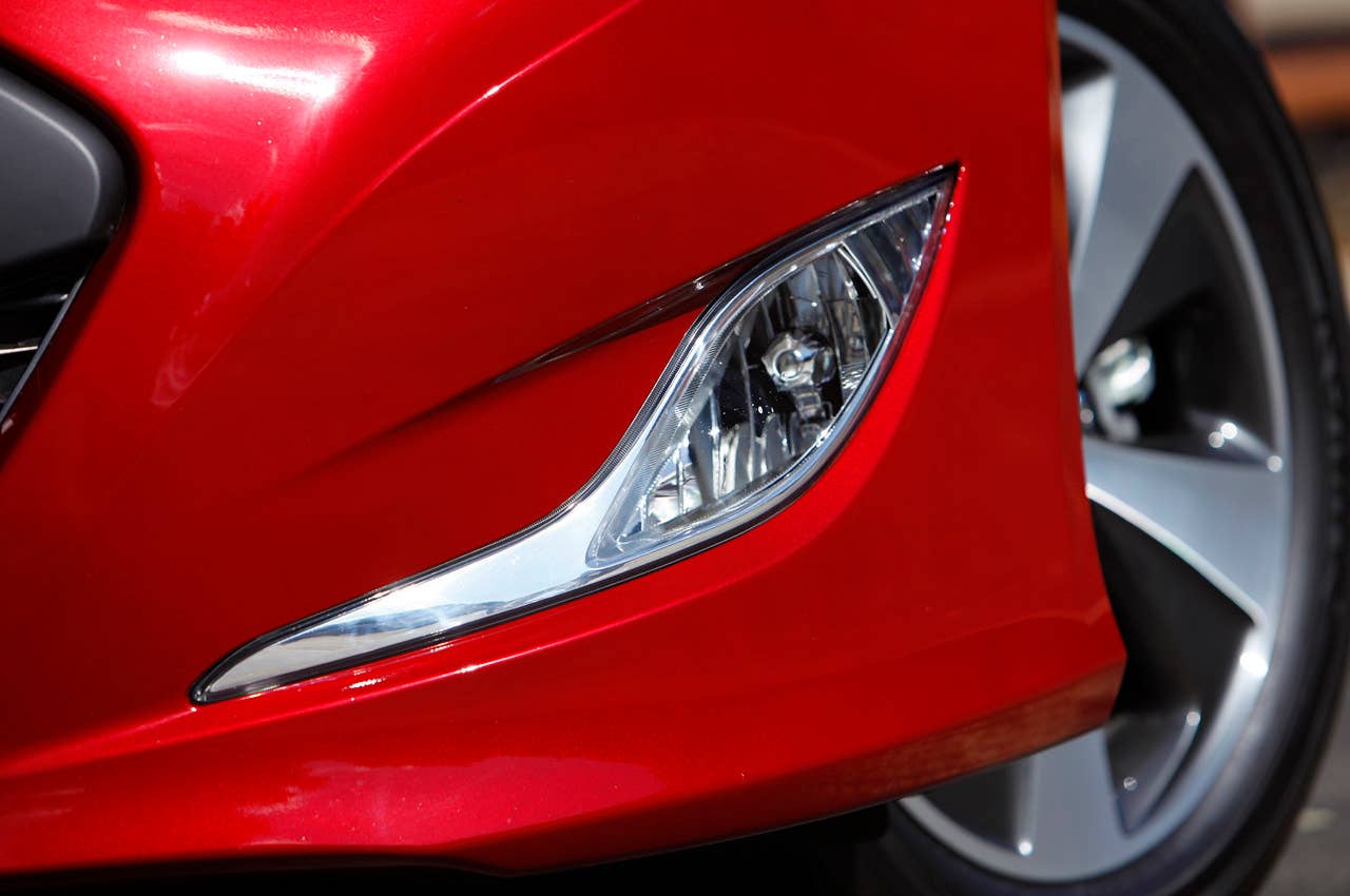 2011 Hyundai Sonata Hybrid front fascia