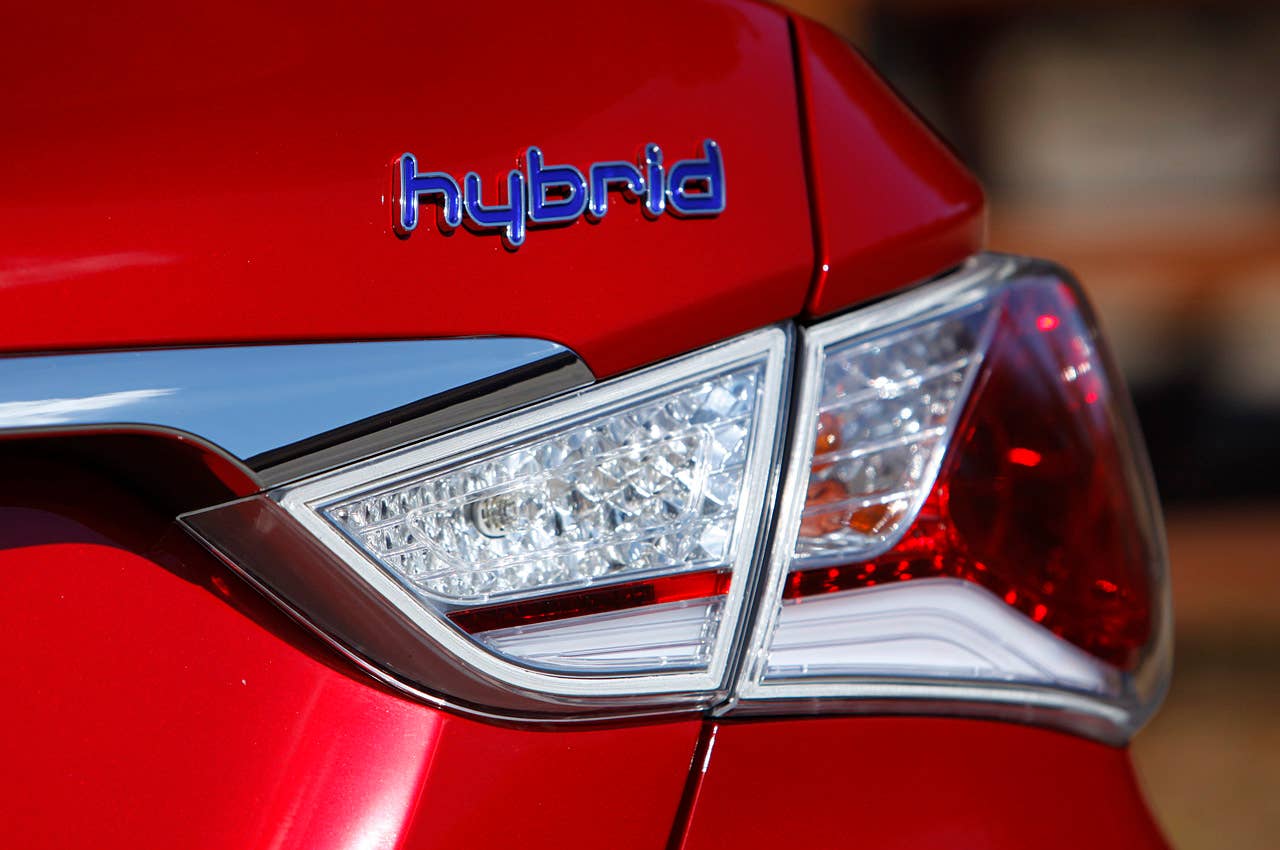 2011 Hyundai Sonata Hybrid taillight