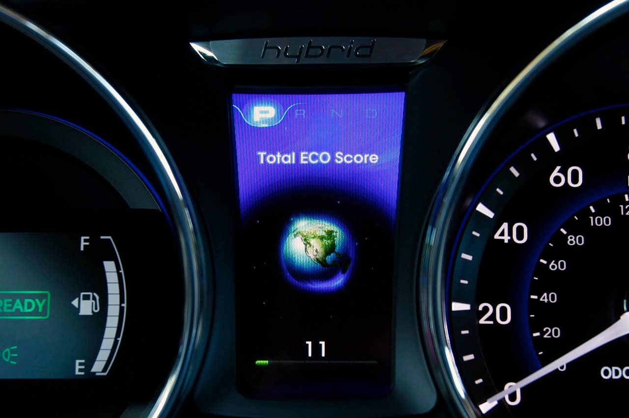 2011 Hyundai Sonata Hybrid gauges