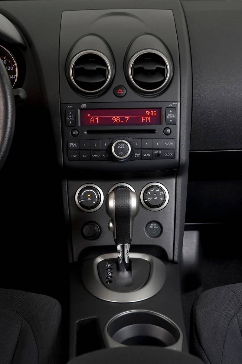 Nissan Rogue Krom, 2010