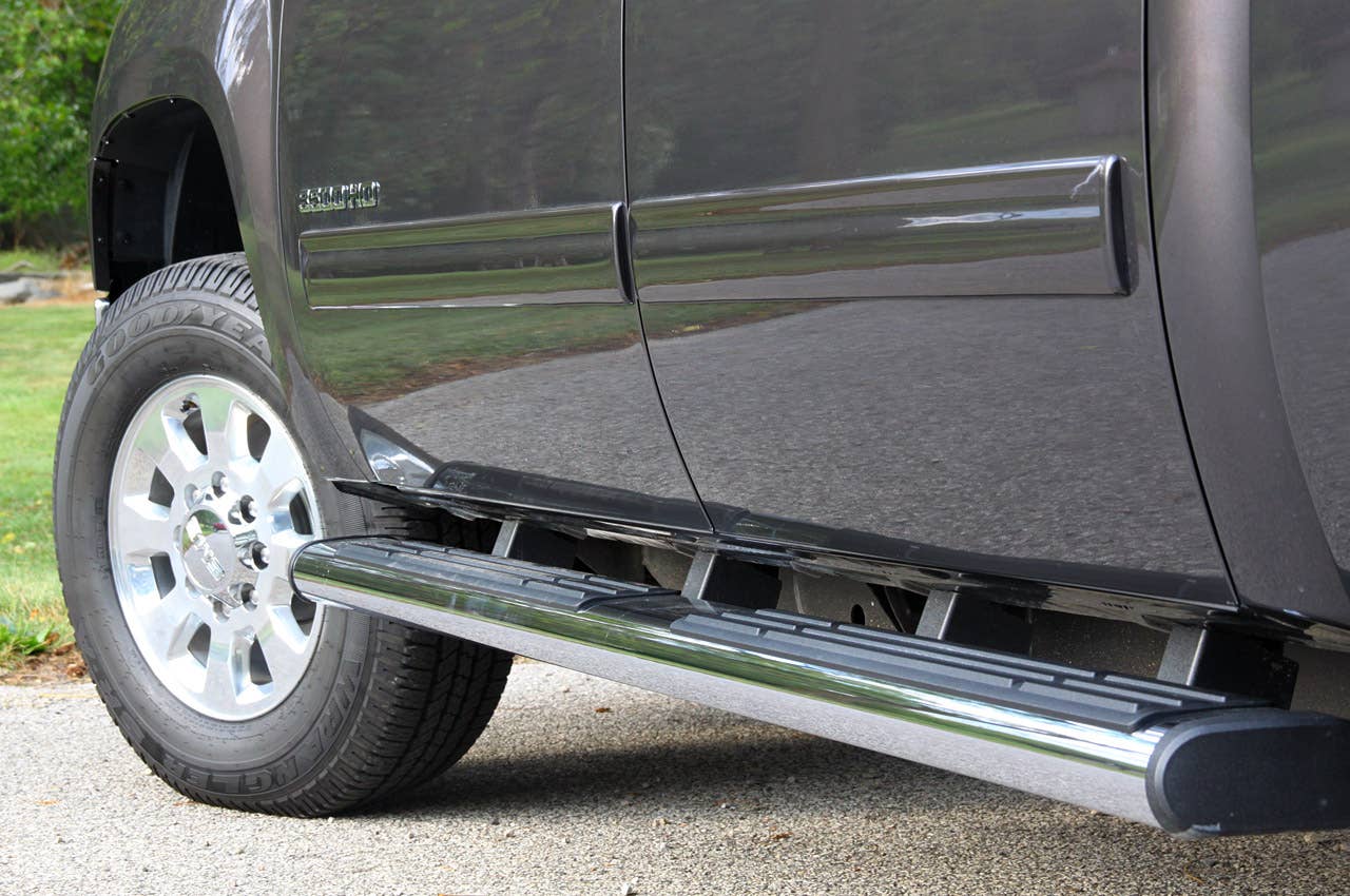2011 GMC Sierra 3500HD SLE side step