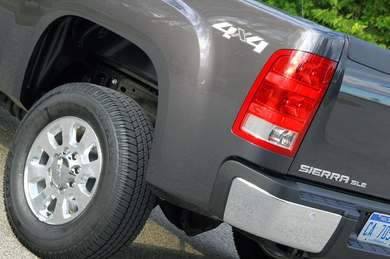 2011 GMC Sierra 3500HD SLE rear fender