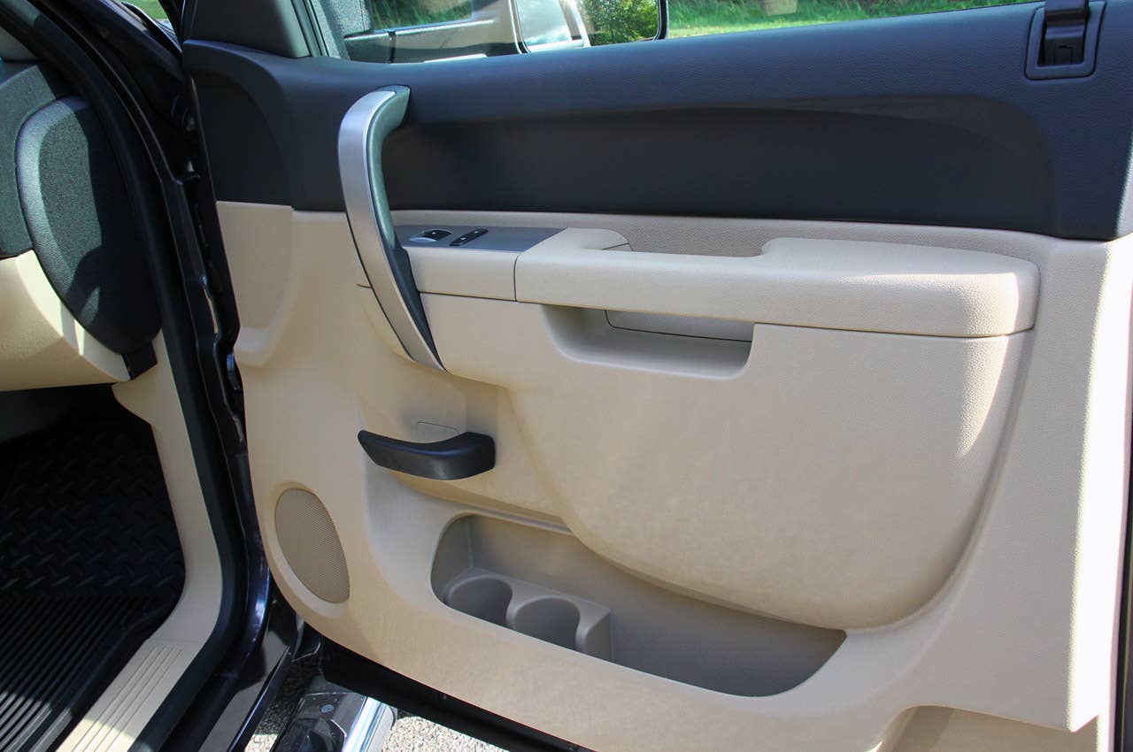 2011 GMC Sierra 3500HD SLE door panel