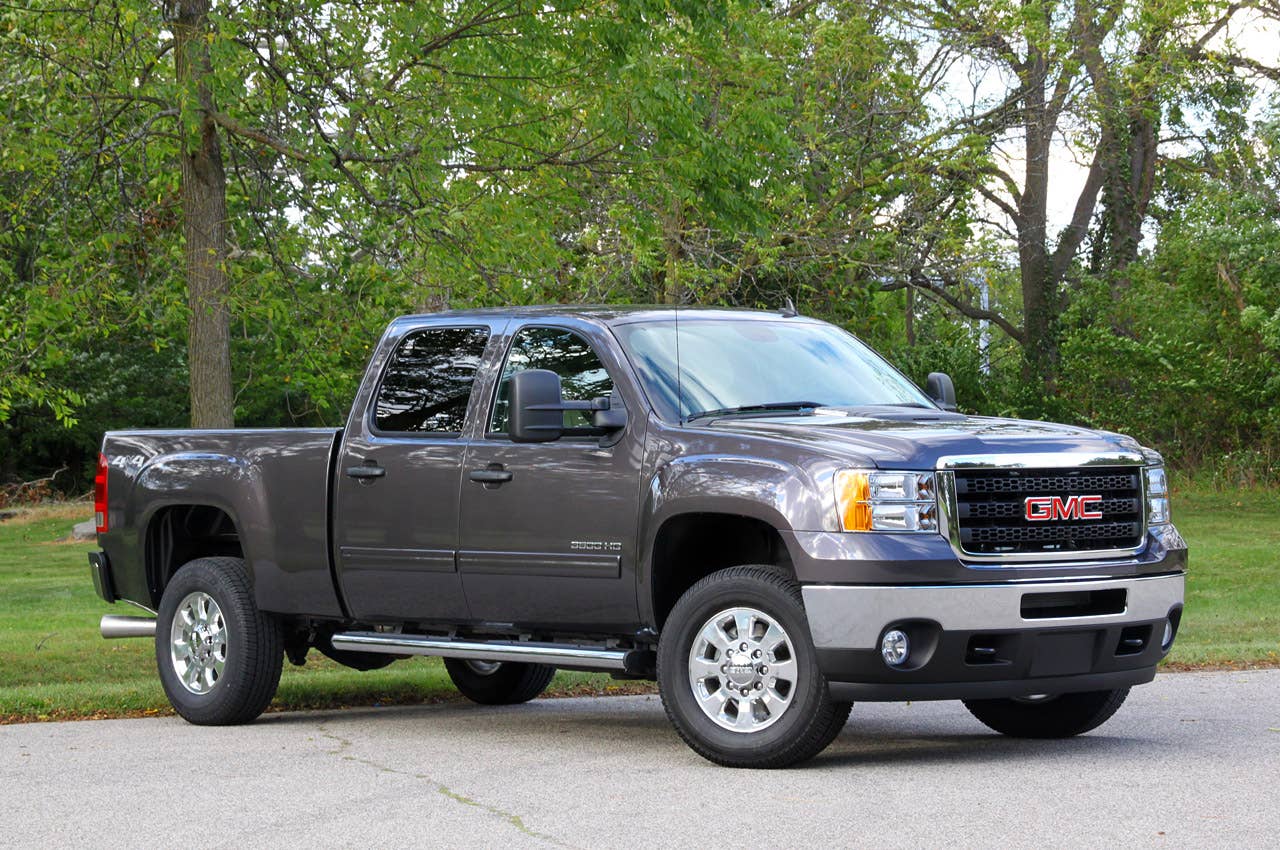 2011 GMC Sierra 3500HD SLE front, front 3/4 view