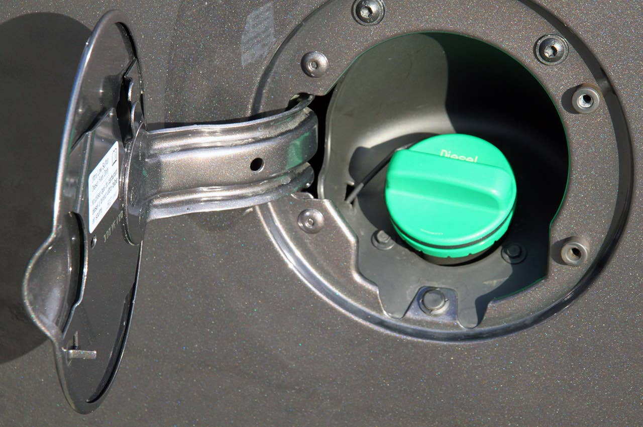 2011 GMC Sierra 3500HD SLE fuel filler cap