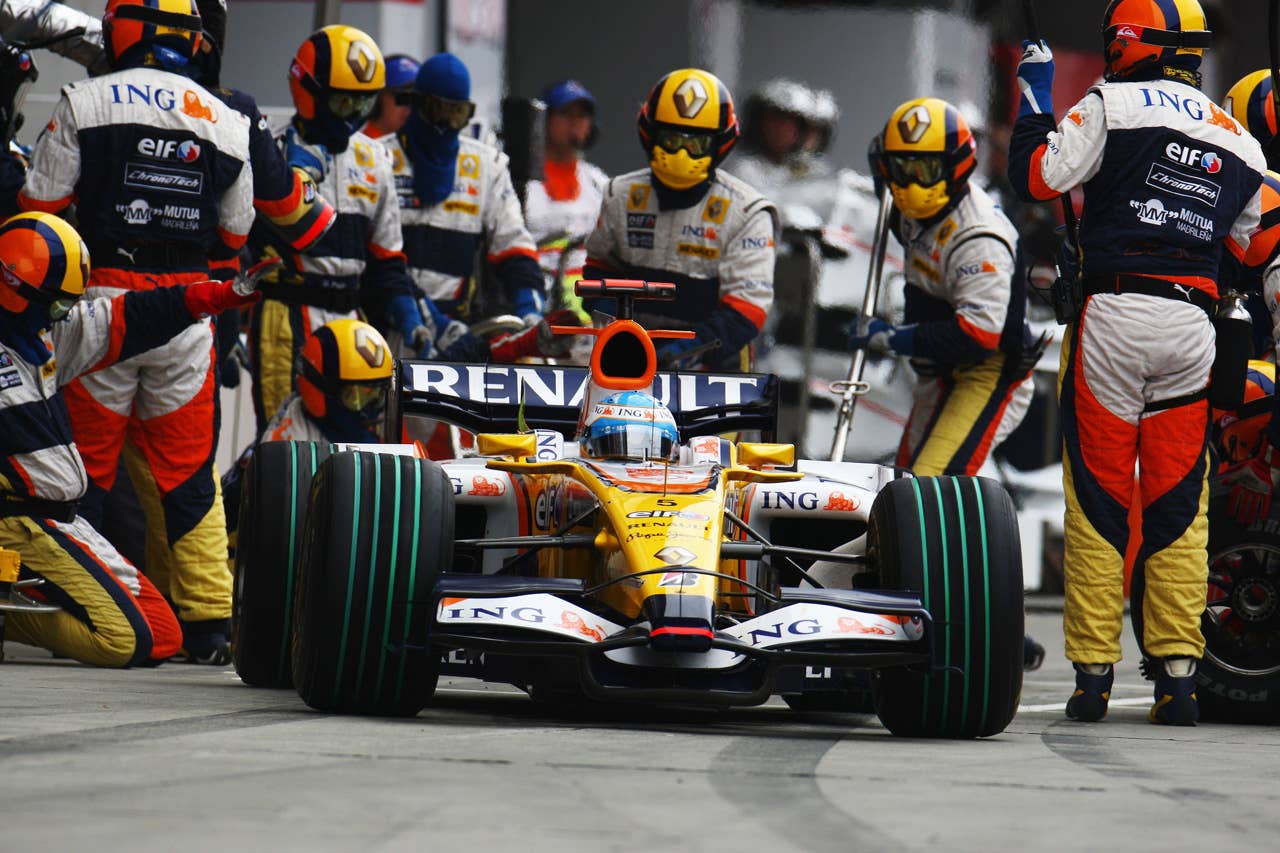 SHIZUOKA, JAPAN - OCTOBER 12: Fernando Alonso of Spain and Renault comes in for a pitstop during the Japanese Formula One Grand Prix at the Fuji Speedway on October 12, 2008 in Shizuoka, Japan. (Photo by Vladimir Rys/Bongarts/Getty Images)