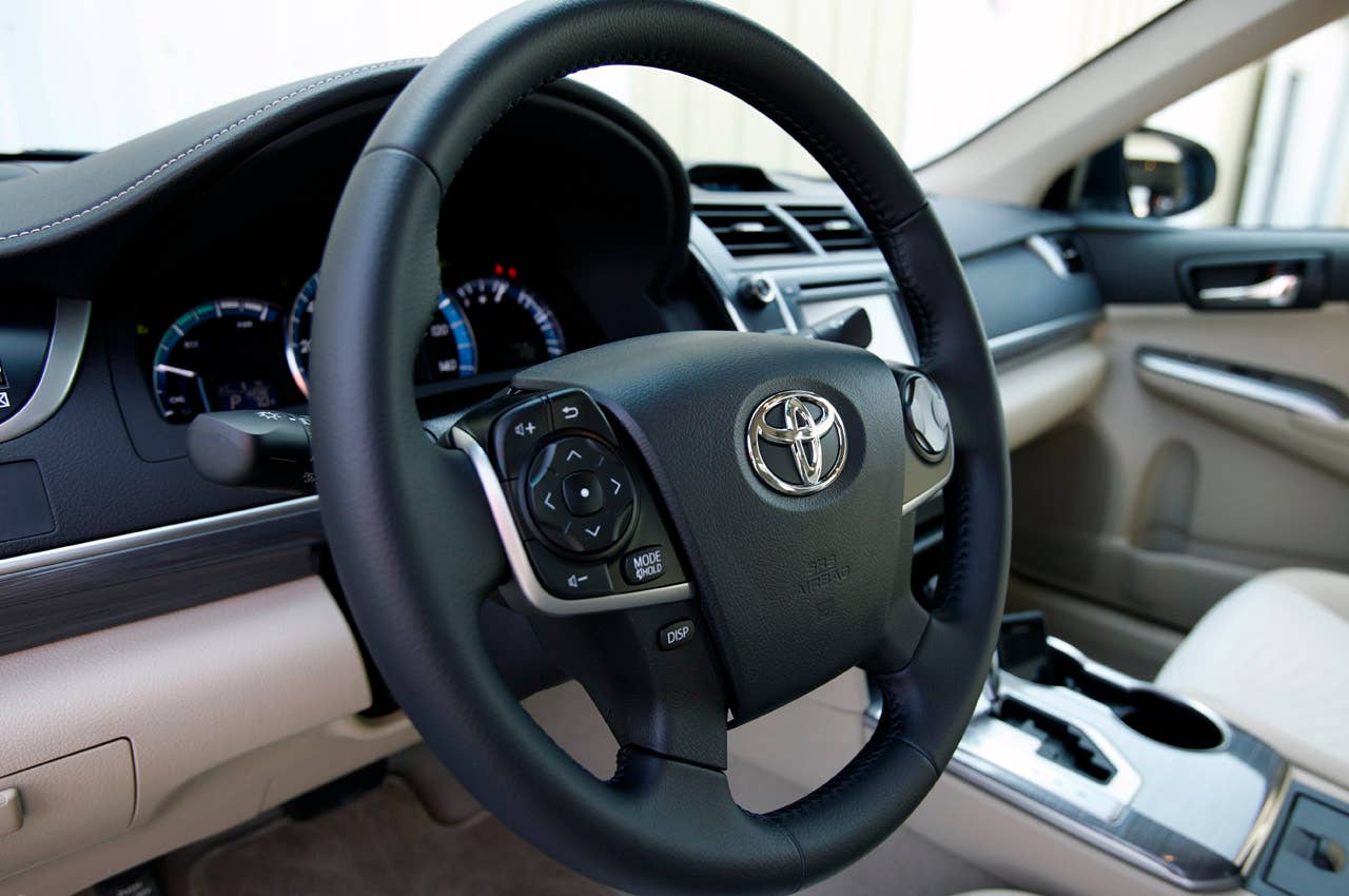 2012 Toyota Camry Hybrid steering wheel