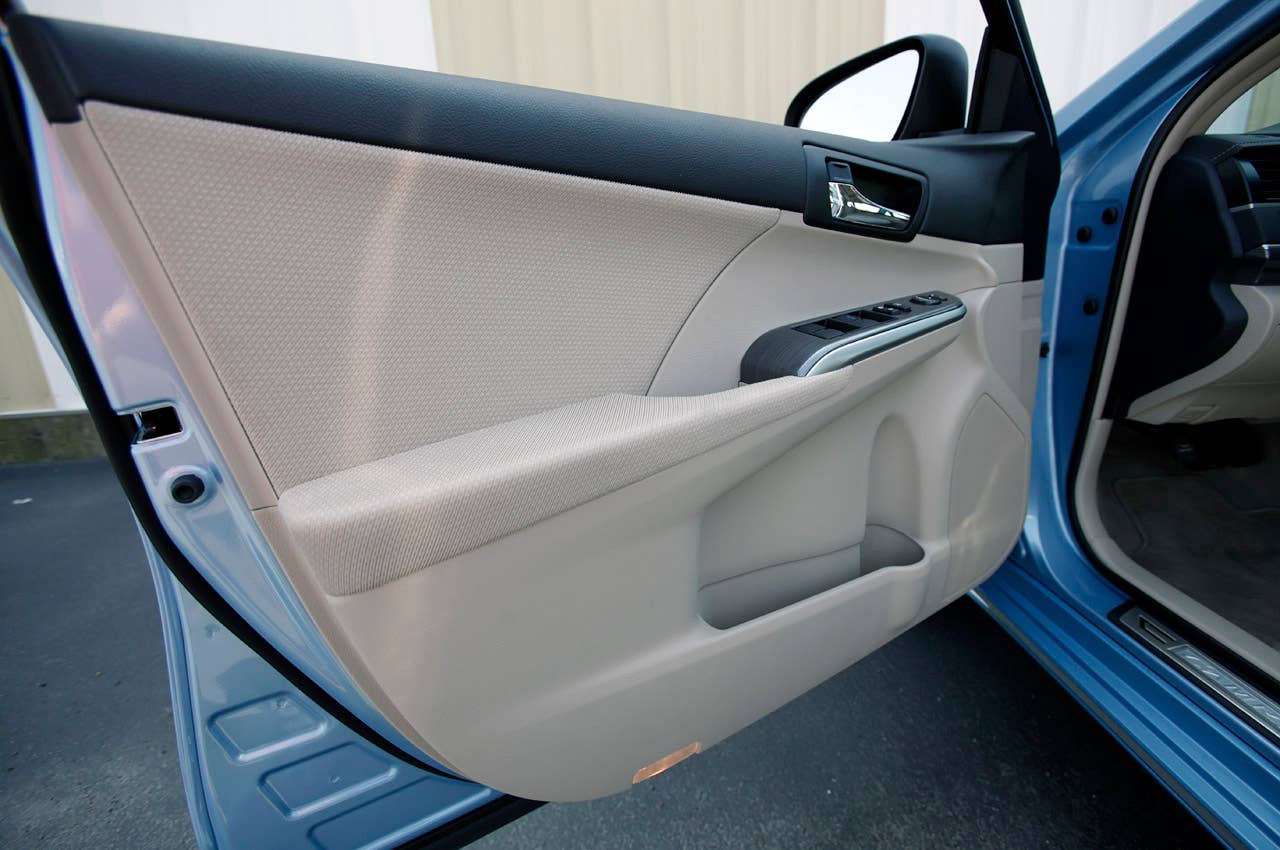 2012 Toyota Camry Hybrid door