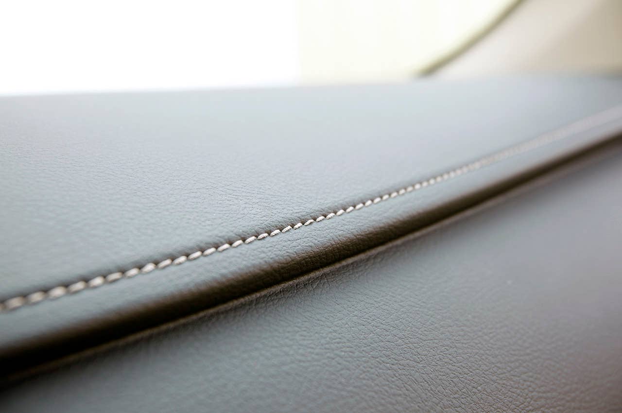 2012 Toyota Camry Hybrid dash trim