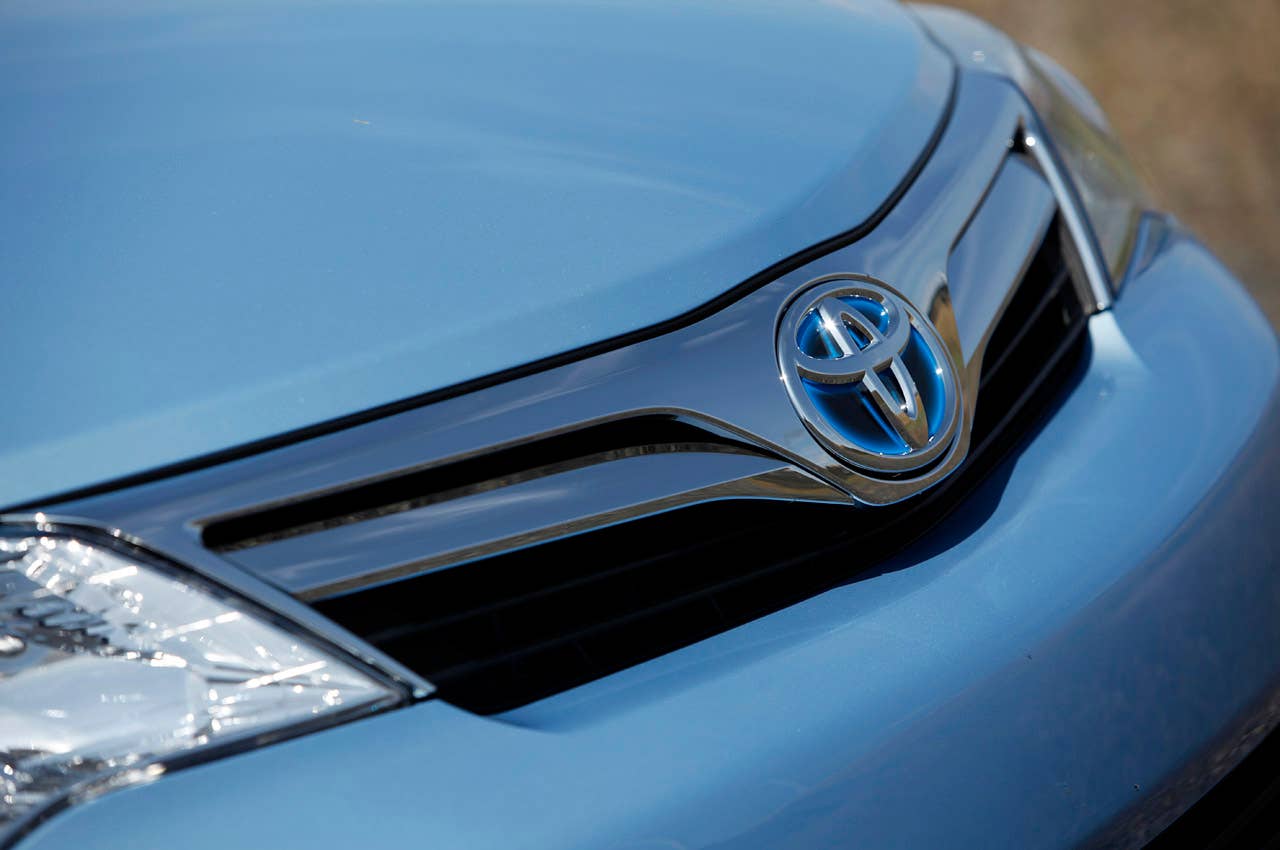 2012 Toyota Camry Hybrid grille