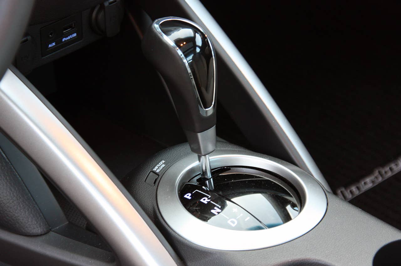 2012 Hyundai Veloster shifter  2012 Hyundai Veloster