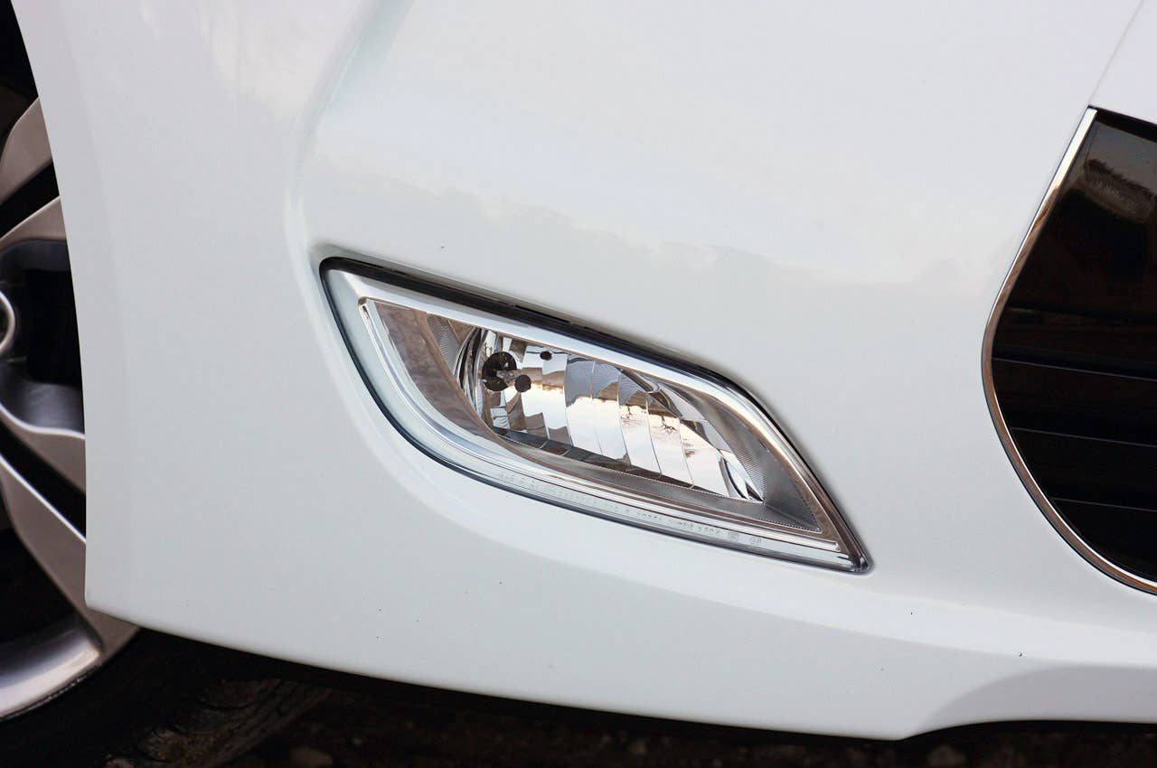 2012 Hyundai Veloster fog light
