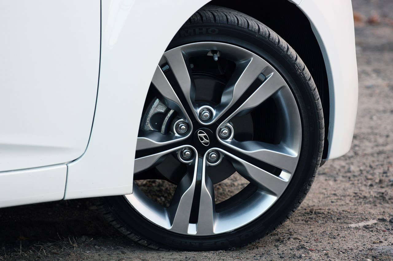 2012 Hyundai Veloster wheel