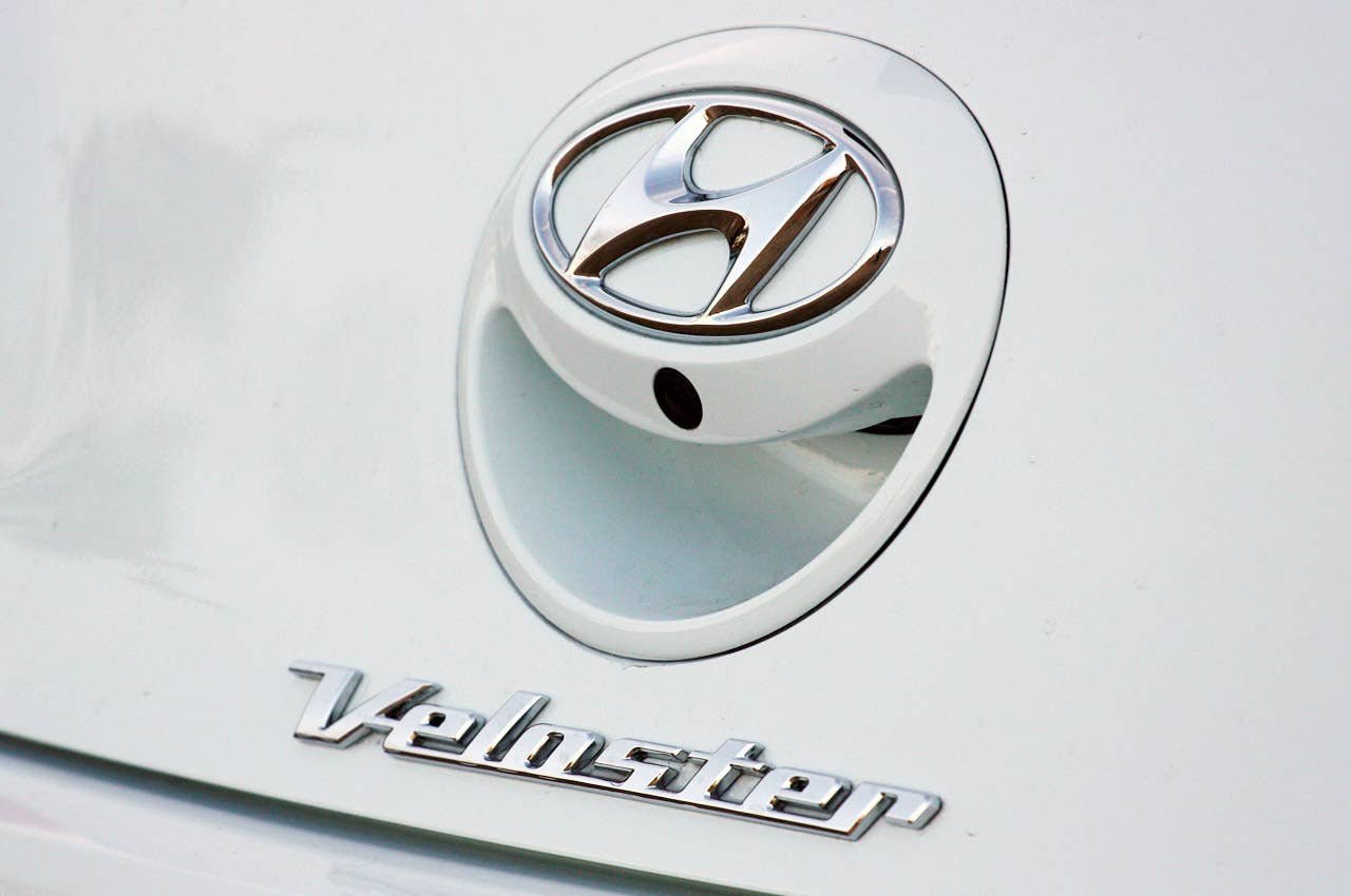 2012 Hyundai Veloster badge