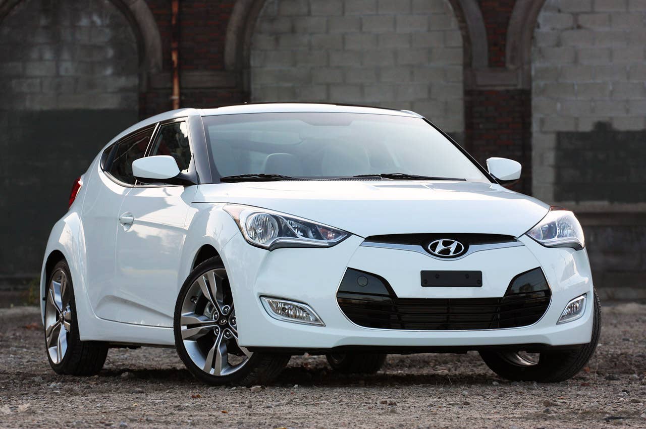 2012 Hyundai Veloster front 3/4 view