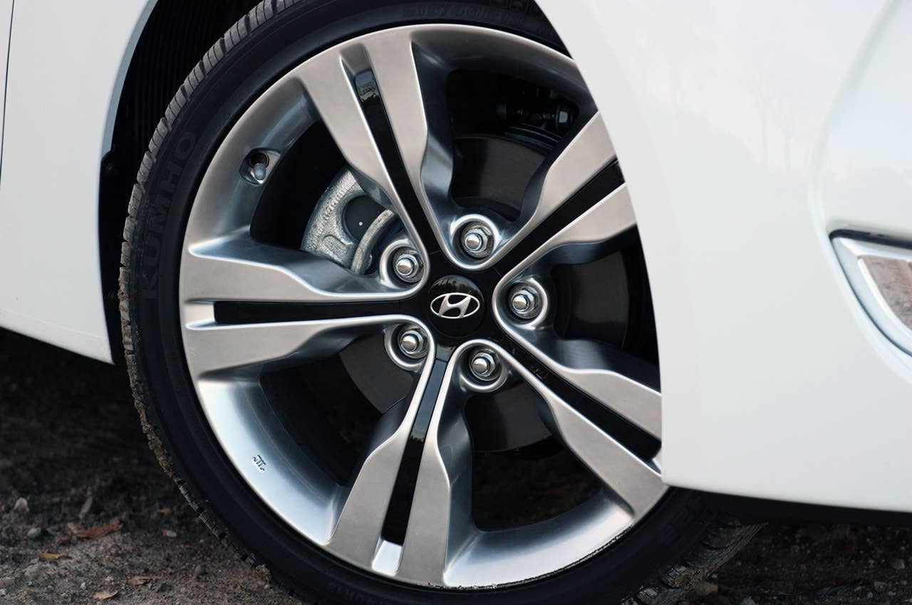 2012 Hyundai Veloster wheel
