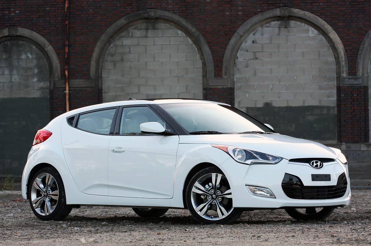 2012 Hyundai Veloster front 3/4 view