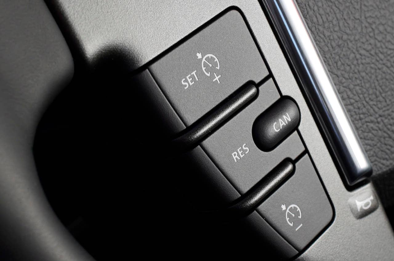 2013 Land Rover LR2 steering wheel controls