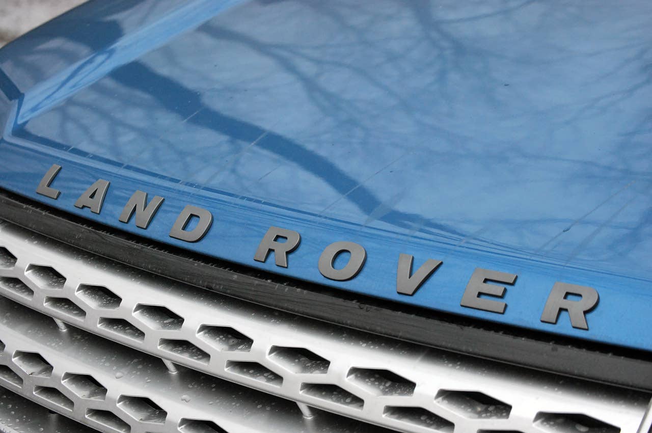 2013 Land Rover LR2 badge