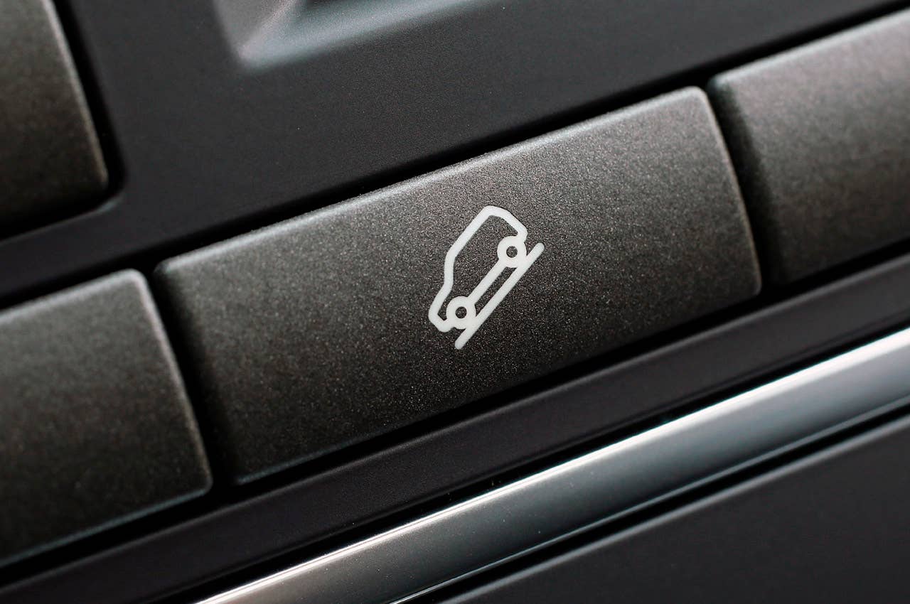 2013 Land Rover LR2 hill descent button