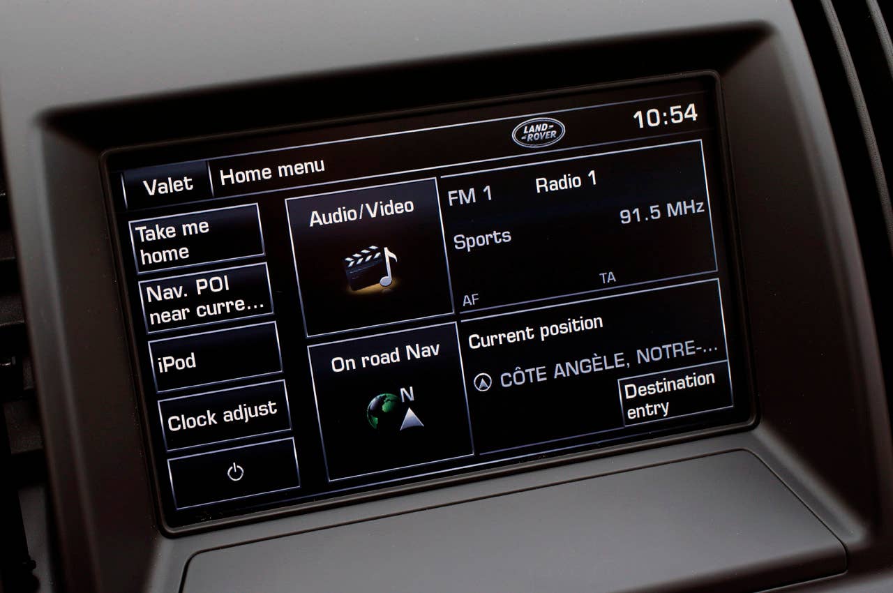 2013 Land Rover LR2 infotainment system